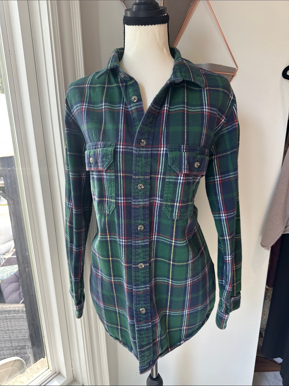 TNA ARITZIA Classic Green Blue Plaid Button-down Flannel Shirt Top Size Small